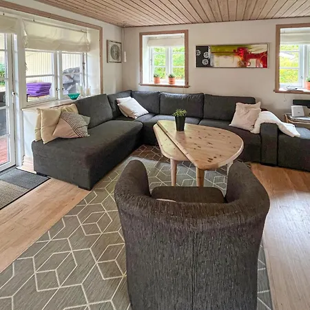 Vakantiehuis Cozy In With Sauna