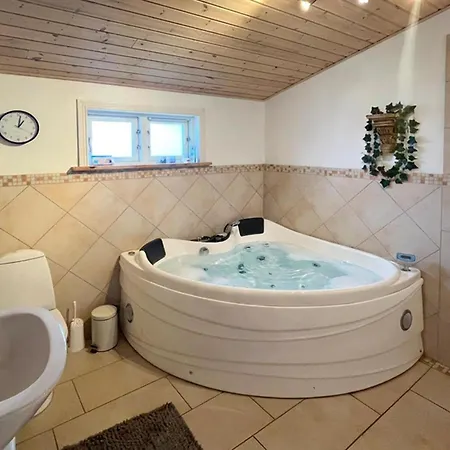 Vakantiehuis Cozy In With Sauna Sæby